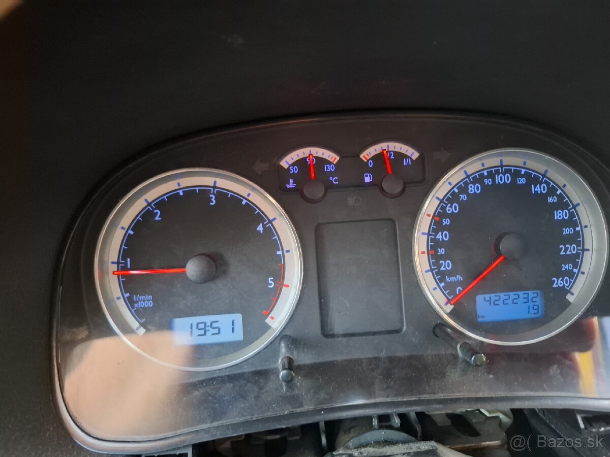 Budíky VW Golf 4