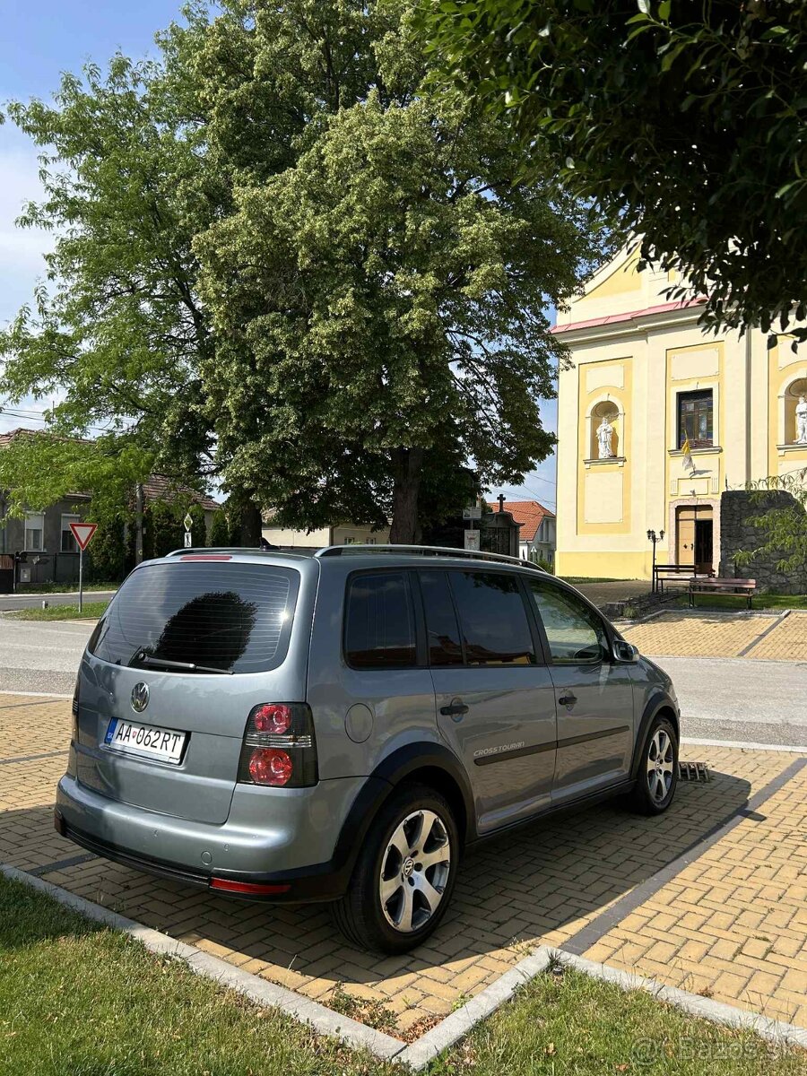 Touran T CROSS