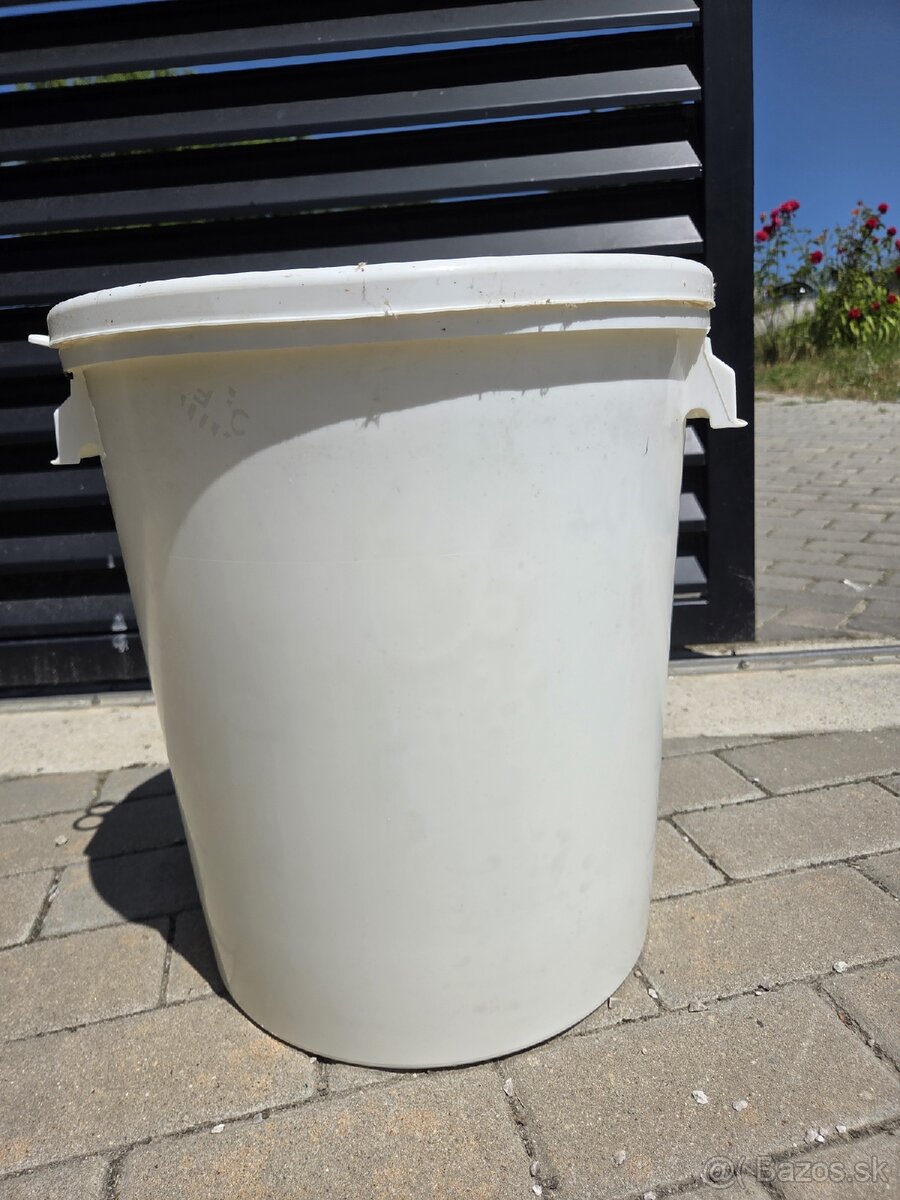 Plastová nádoba cca 50 litrov