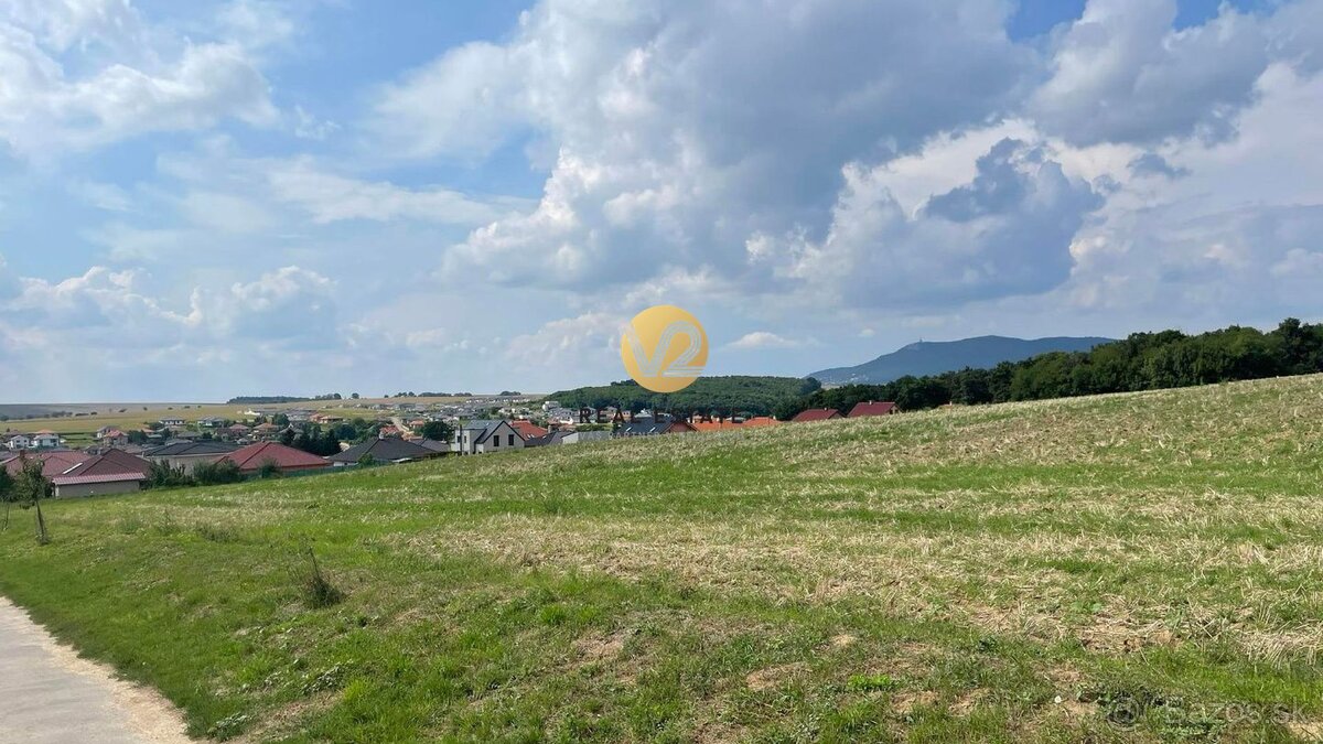 NA PREDAJ investičný pozemok pri Nitre