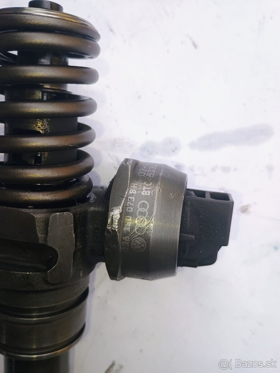 Vstrekovac 038130073BH,038130073RX