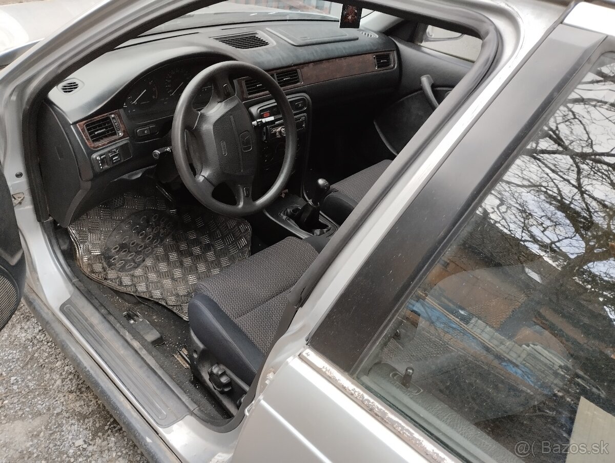 Predám Hondu Civic 1.5 84 kw vtec