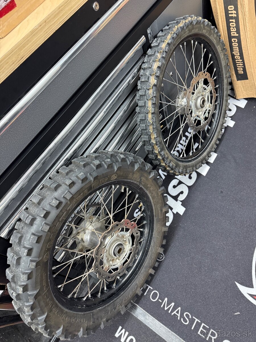 Enduro kolesa 21+18