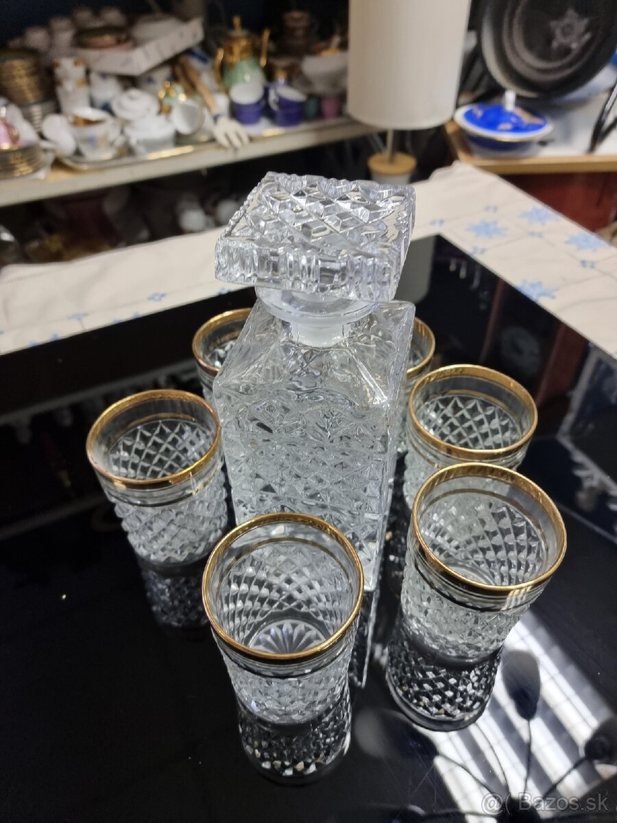 Predám 2 karafi na alkohol