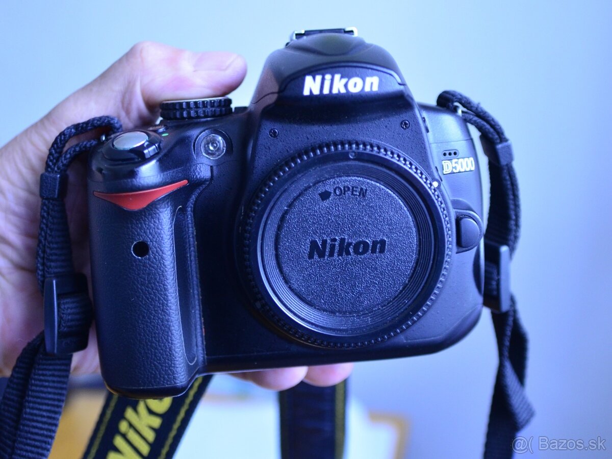 Nikon D 5000