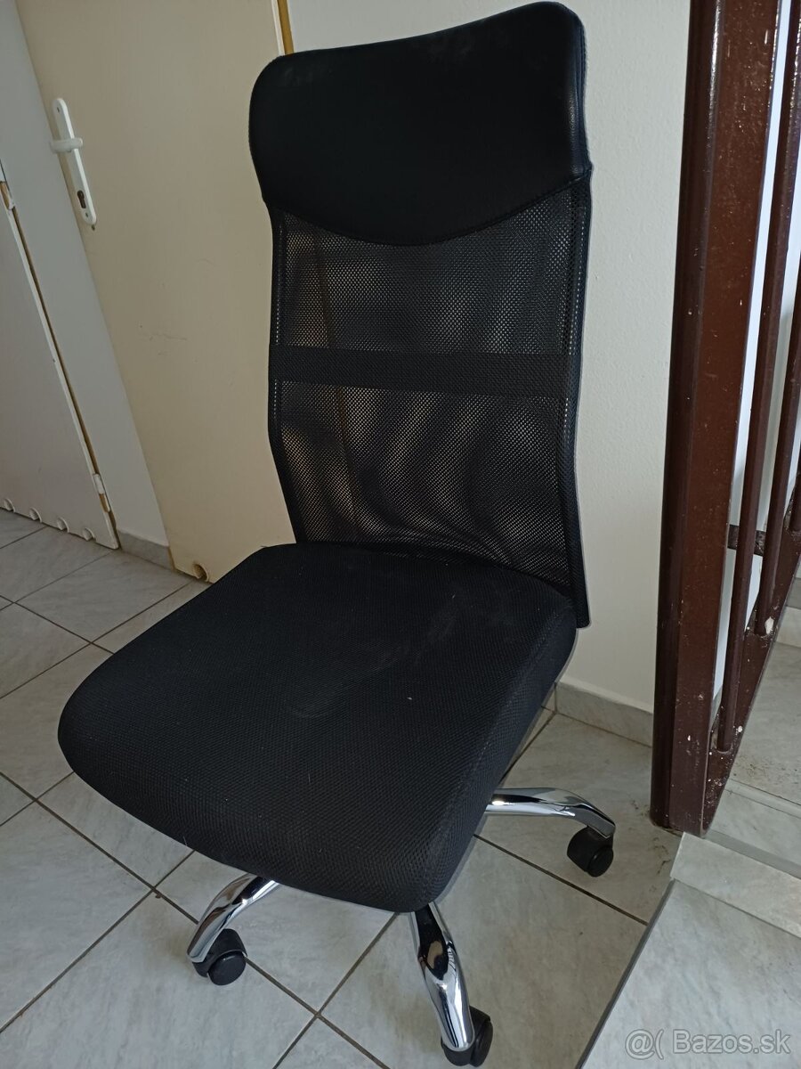 kancelárske kreslo