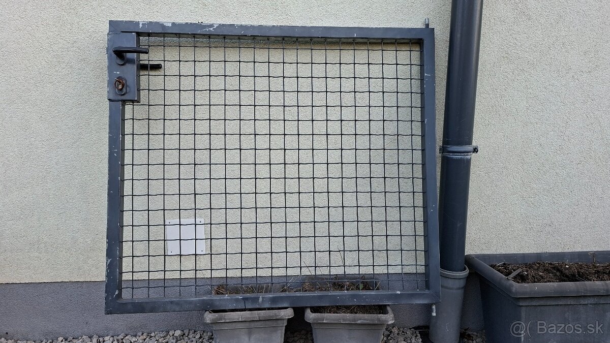 Predám plot, stĺpky a plot. bránky (Chorvátsky Grob)