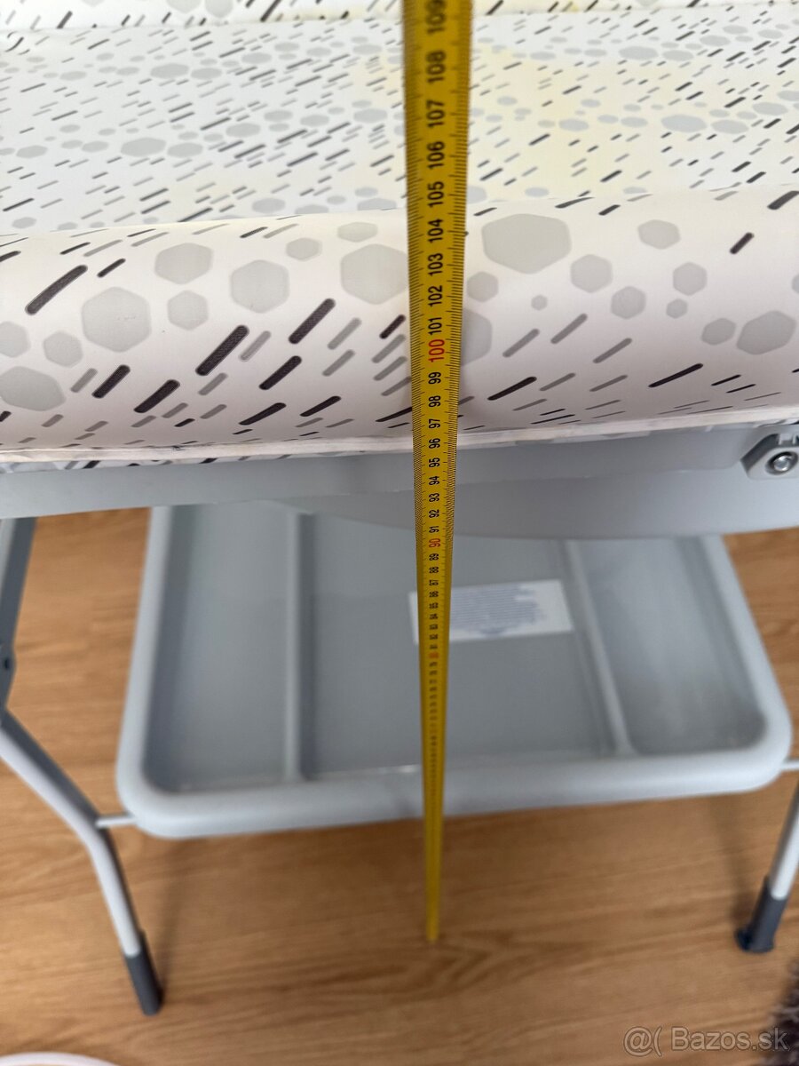 Prebalovaci pult s vanickou