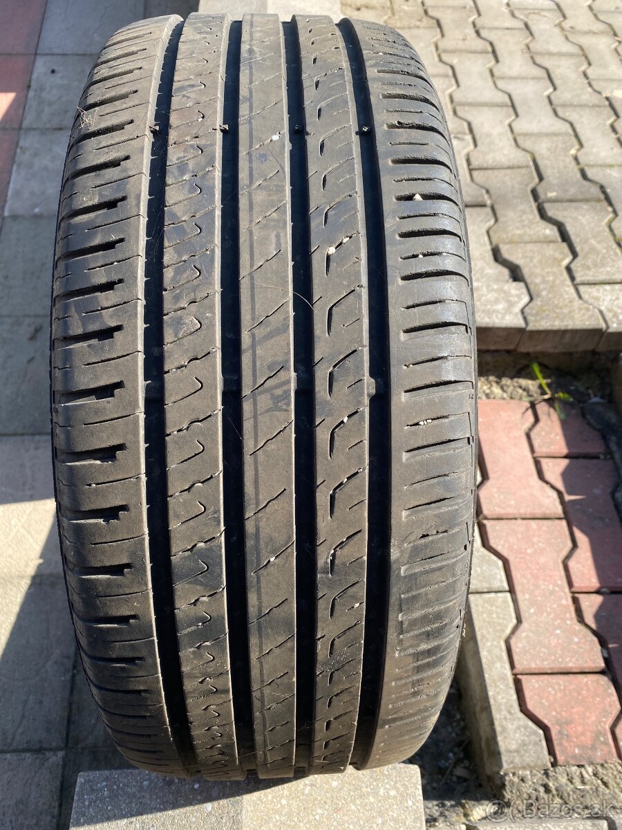 225/50 R17