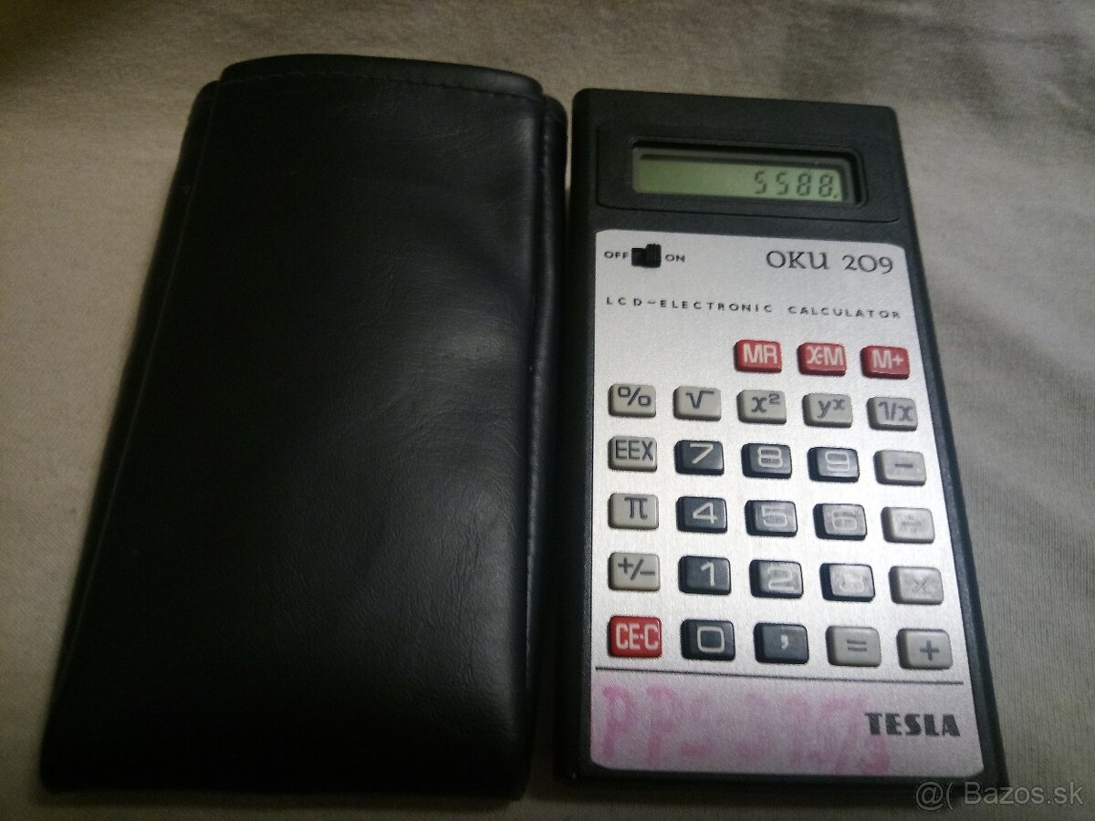 Retro Tesla kalkulačky