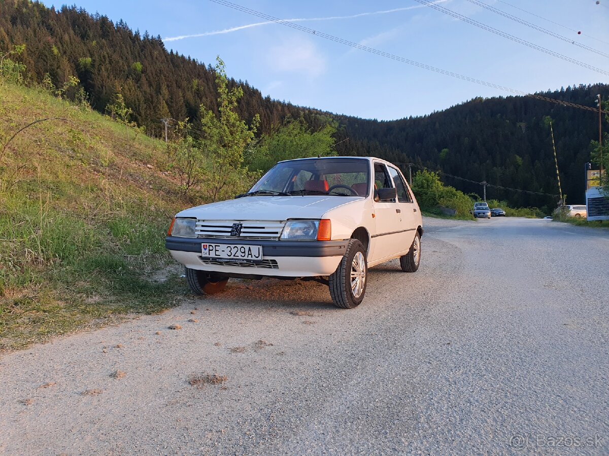 Peugeot 205 GRD