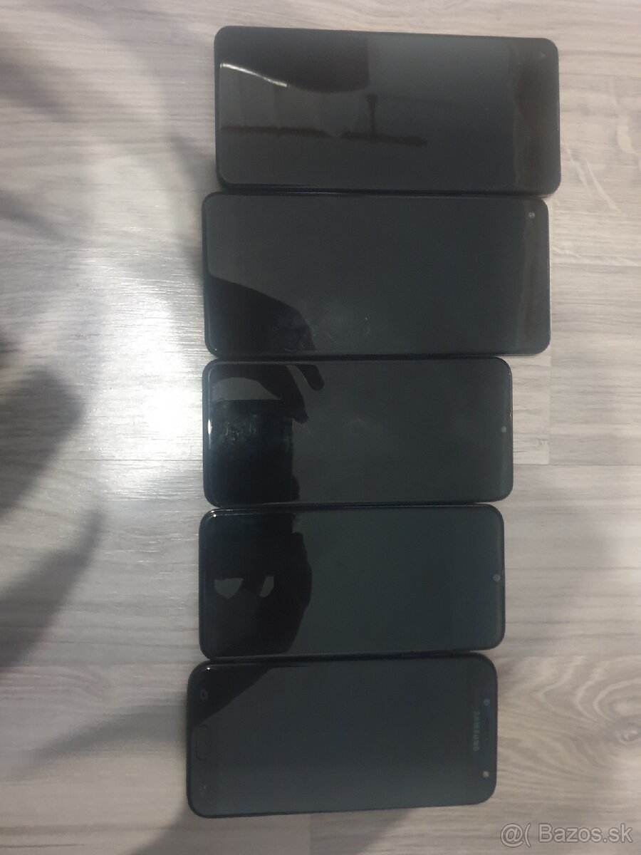5x Samsung Telefony+3 Tablety na ND
