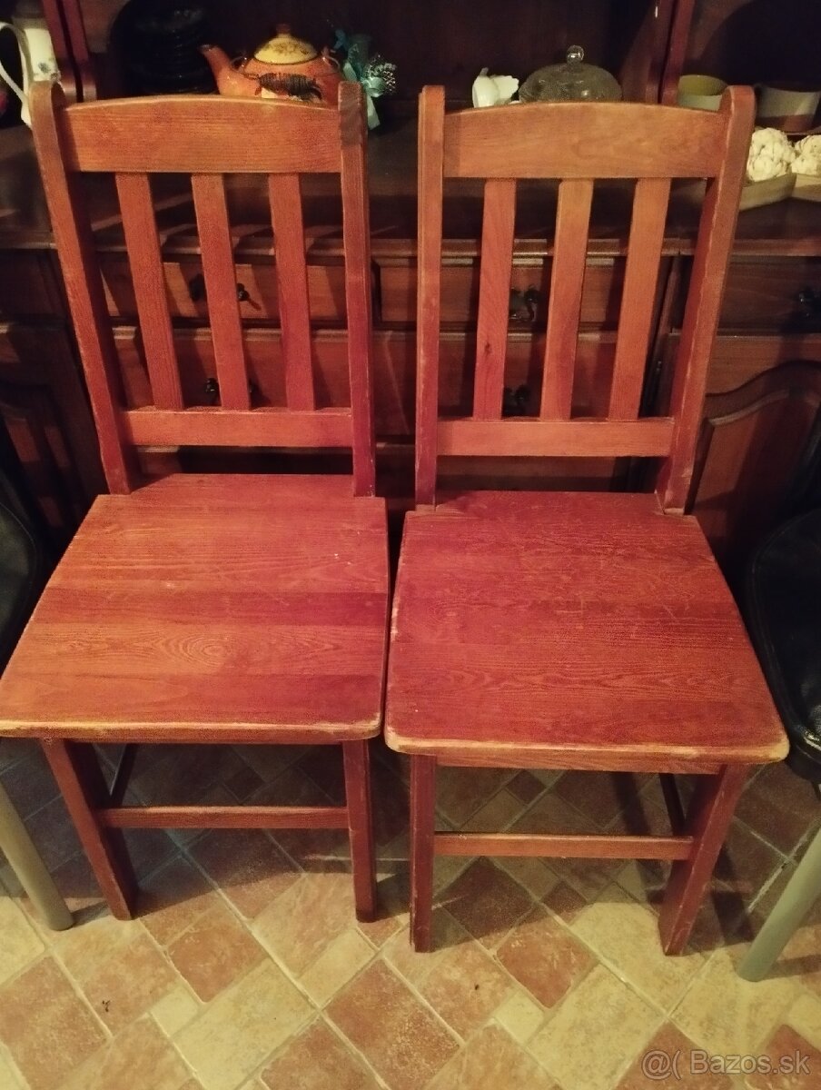 Predam stoličky rozkladaci stôl a retro stolik