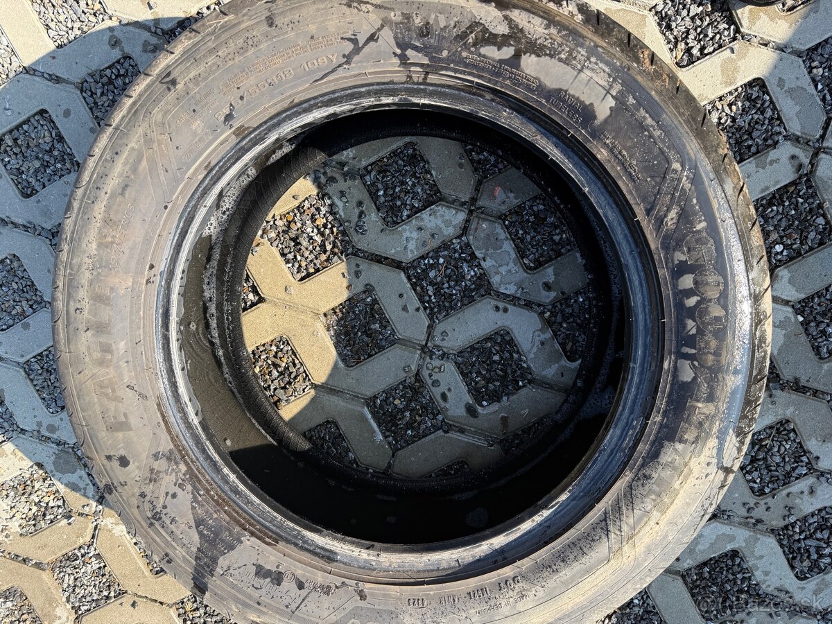 Predám pneu good year 255/55 r18 1ks