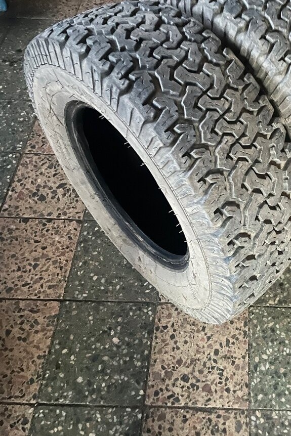 Predam pneumatiky na OFF ROAD 235/75 r16