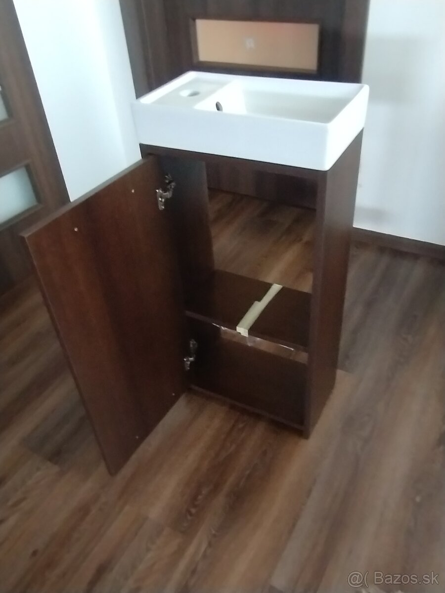 Skrinka s umývadlom