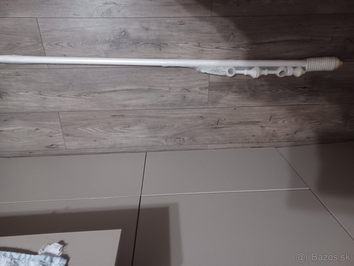 Garniž biela drevená 150 cm