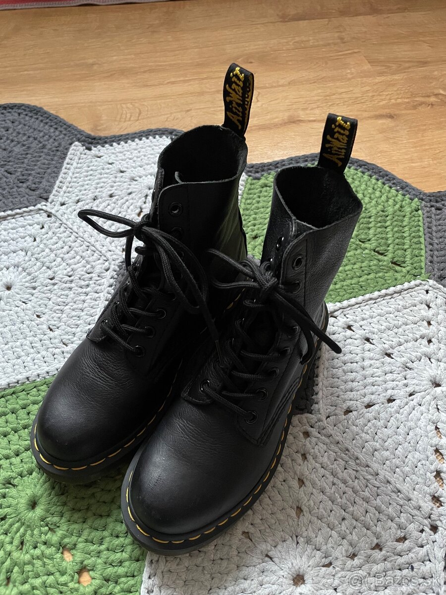 Dr. Martens Glady