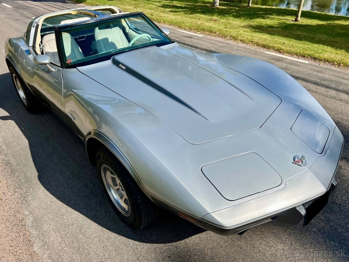 Chevrolet Corvette C3, 5.7 V8, 220 koní, manuál, kabriolet