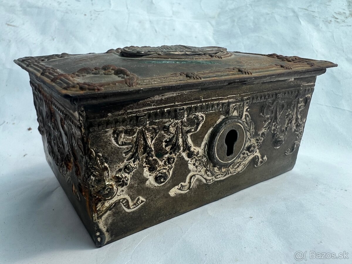 Starozitna secesna vyse 100 rocna skatulka sperkovnica