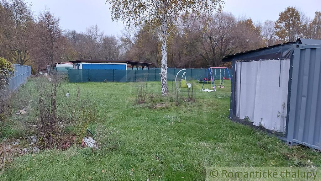 Pozemok vhodný na záhradu pri lesíku na predaj Holíč.