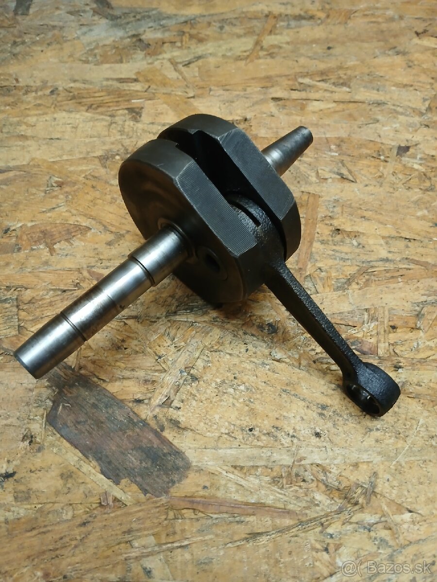 Babetta 207 kľuková hriadeľ