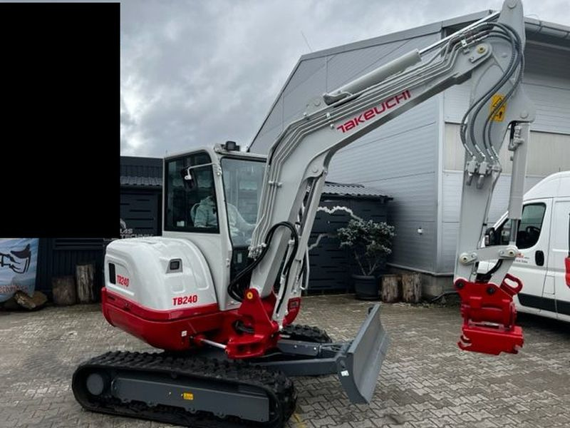 TAKEUCHI TB240 A/C DIESEL