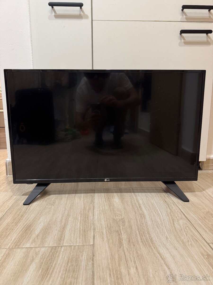 Predam televízor značky LG 32