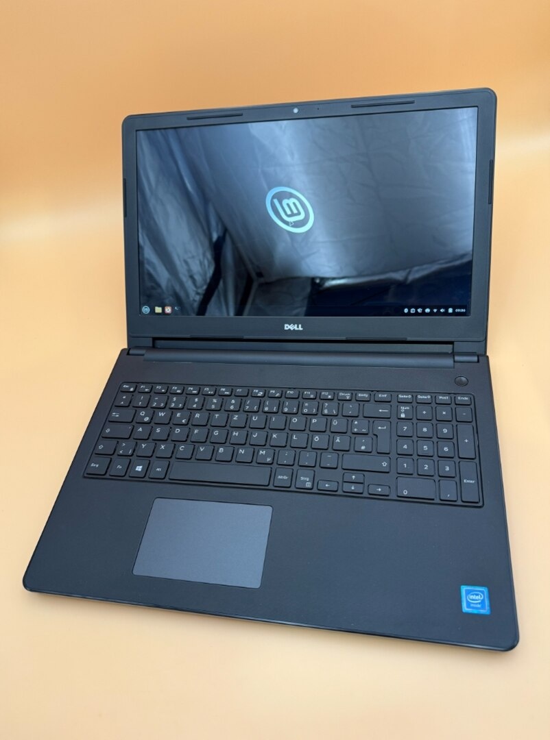 Notebook Dell Celeron N3060 / 8GB RAM / 128GB SSD / HD