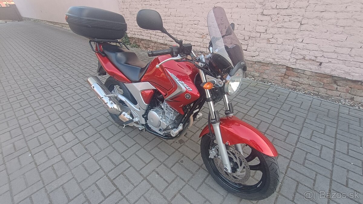 YAMAHA YBR250