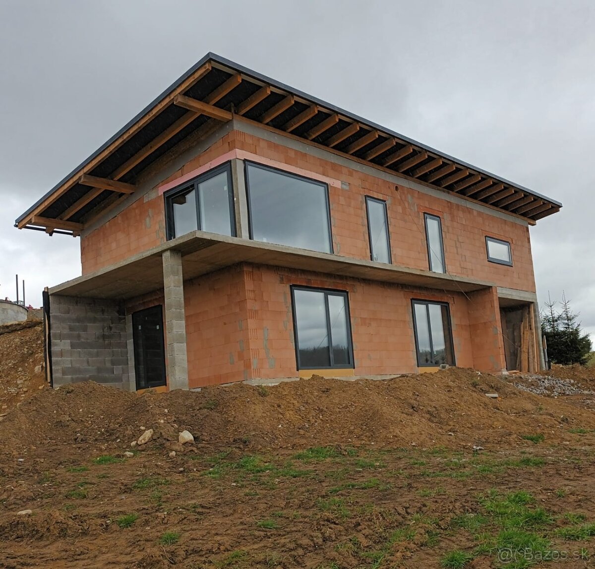Zvažujem predaj rozostavanej stavby v Nižnej