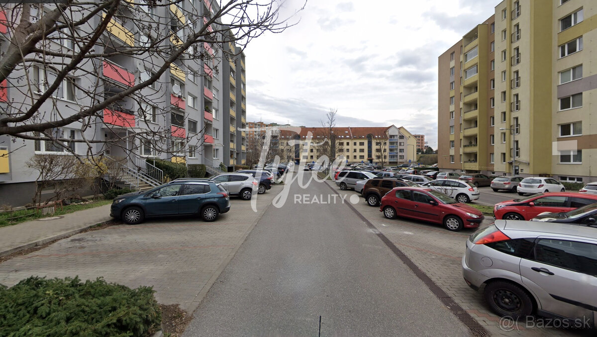 PRENÁJOM - izby v byte 3+1, Na hlinách, Trnava