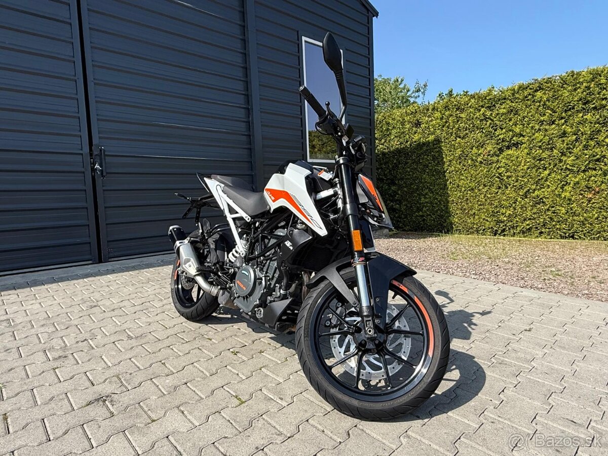 KTM Duke 390 2022 TOP