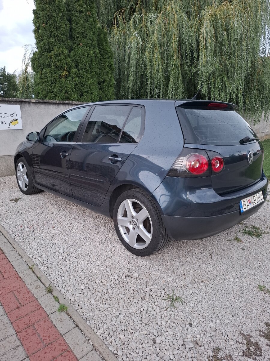 Na predaj golf 5 1.9 tdi 77kw Top stav