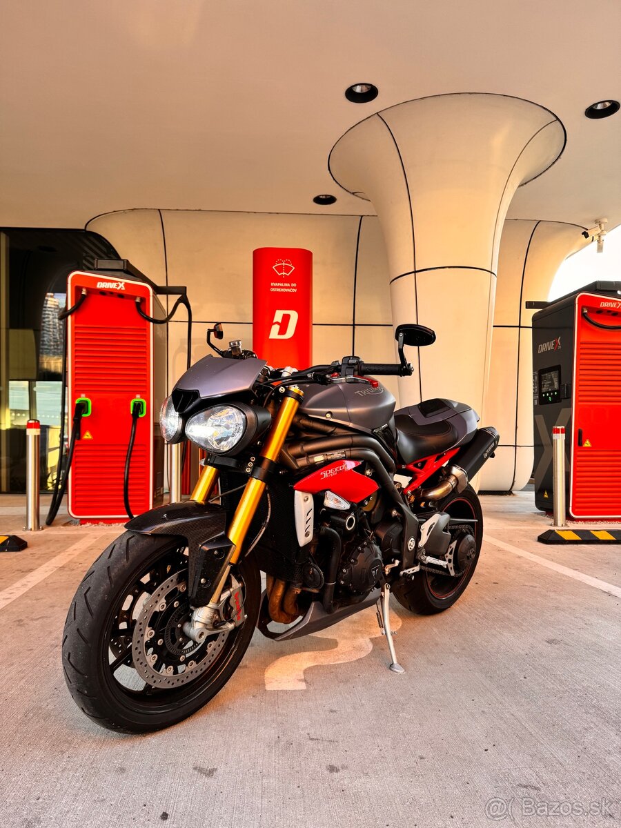Triumph Speed Triple 1050R (2016)