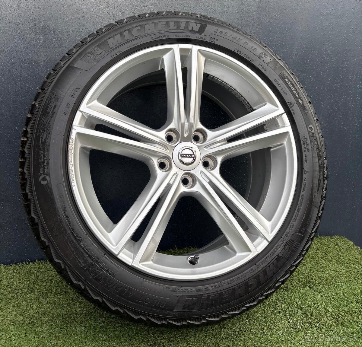 Originální zimní sada Volvo V90 / S90 245/45R18