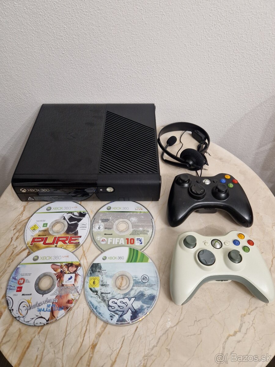 XBOX 360 E 500GB herná konzola + 2x ovládač a 4 hry