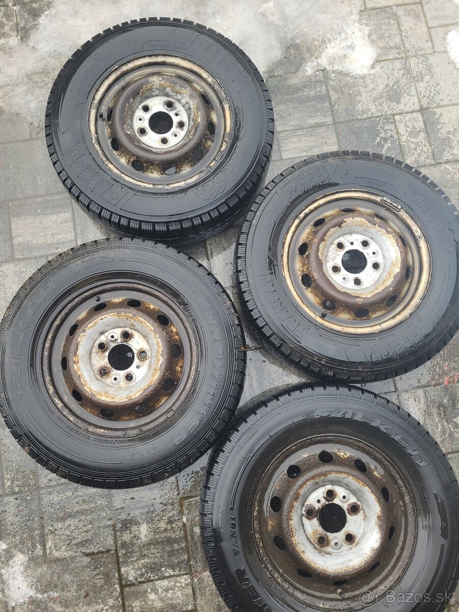 Pneumatiky 215/70 R15c