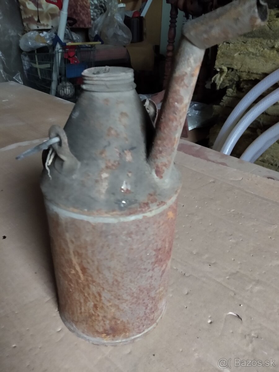 kANISTER NA OLEJ, BENZíN atď.