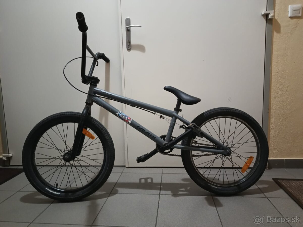 Bmx freestyle bicykel plus prilba ako nové