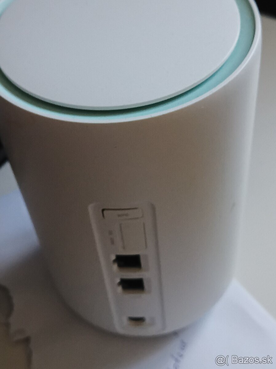 TCLRouter 4G LTE Wi-Fi model HH130VM