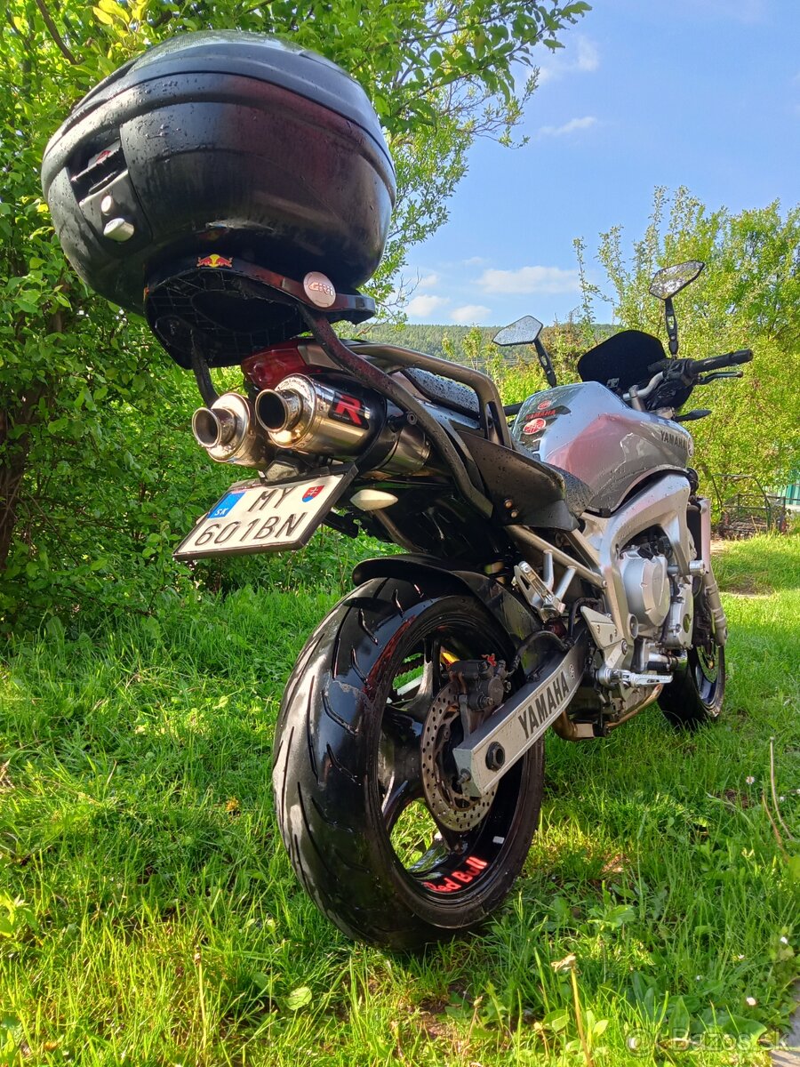 Yamaha FZ600