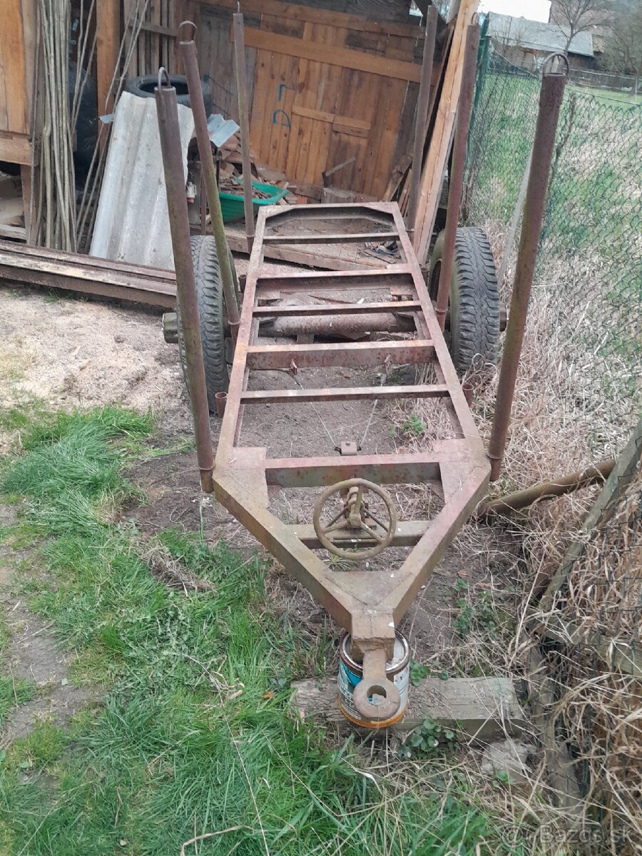 Domarobena vlečka na drevo (klaničák)