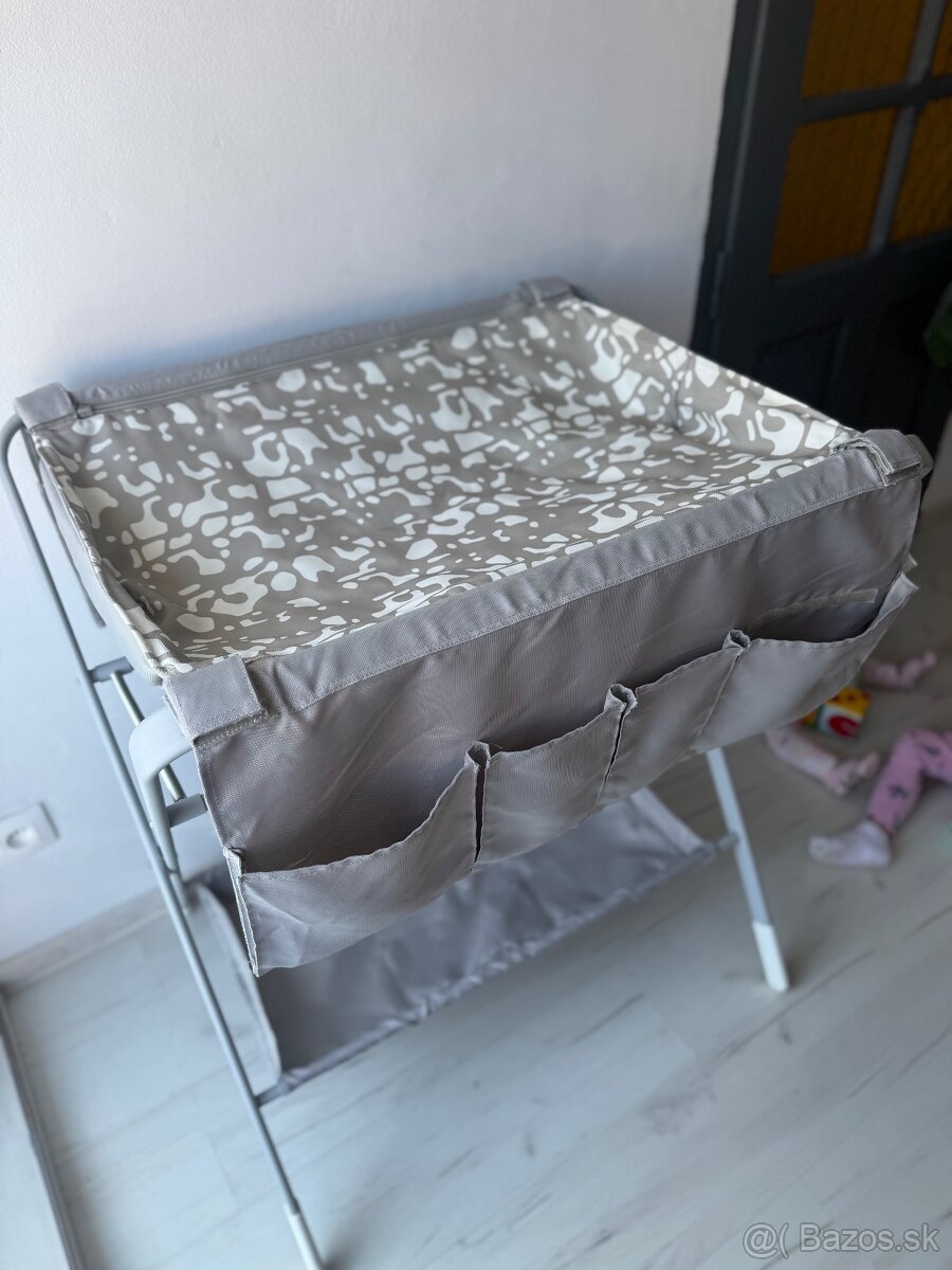 Prebaľovací pult pre bábätko