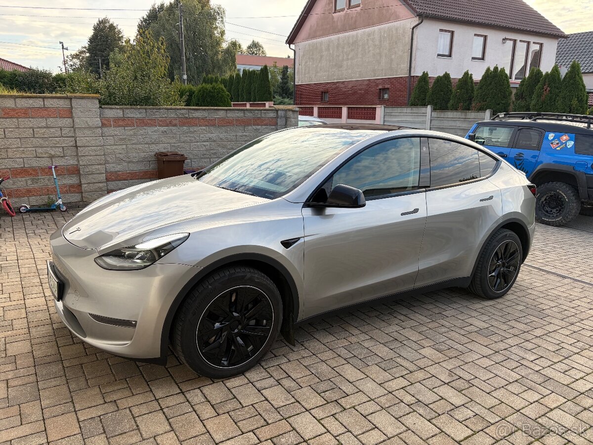 Tesla model Y 2023 dual motor- odpocet dph