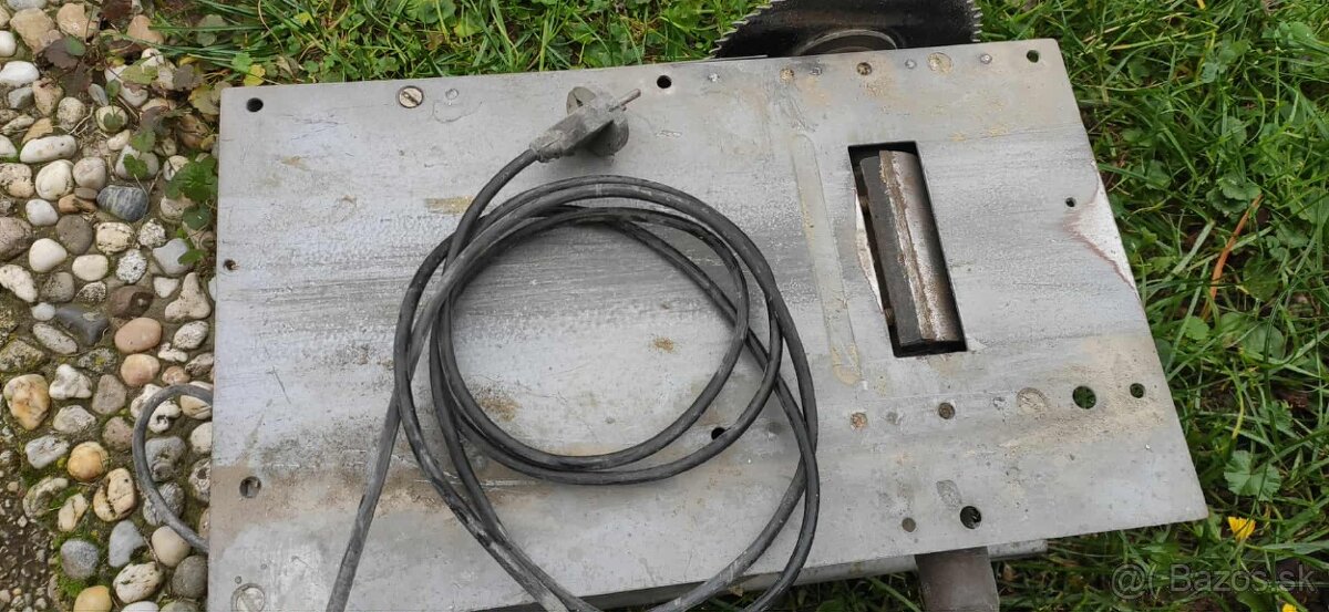 Cirkularka s hoblovačkou na predaj.