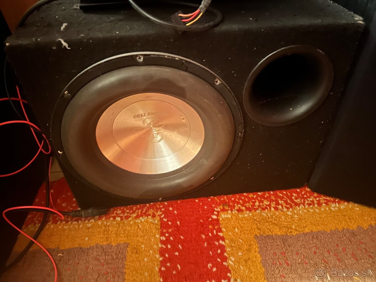 Predám 500w RMS subwoofer Ground Zero a 600w RMS zosilňovač