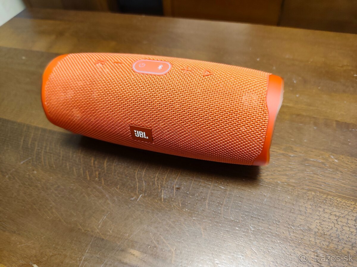 JBL charge 4