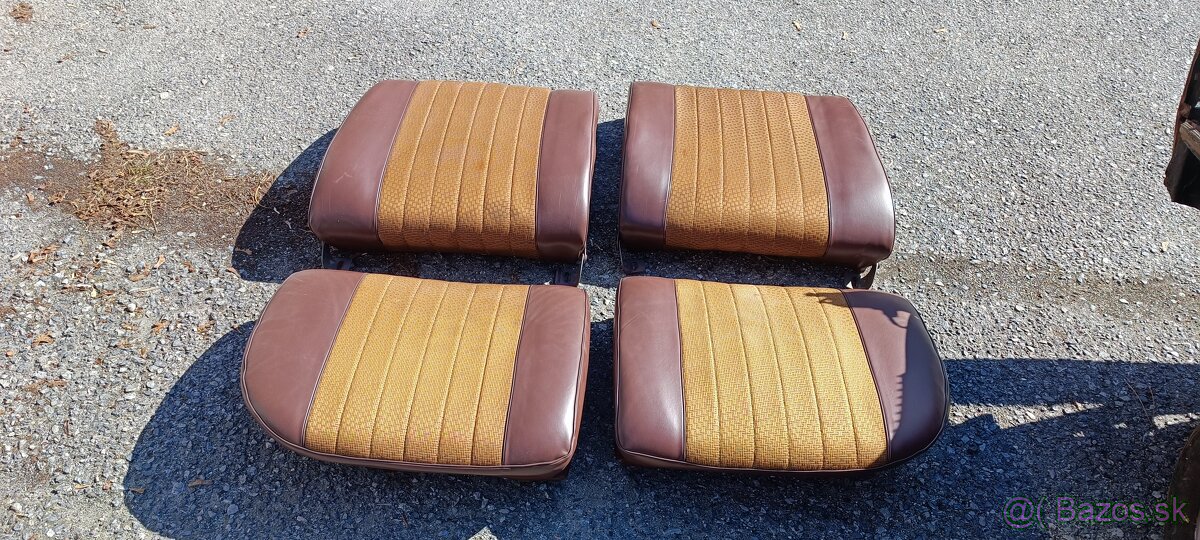 Skoda 100 sedadla