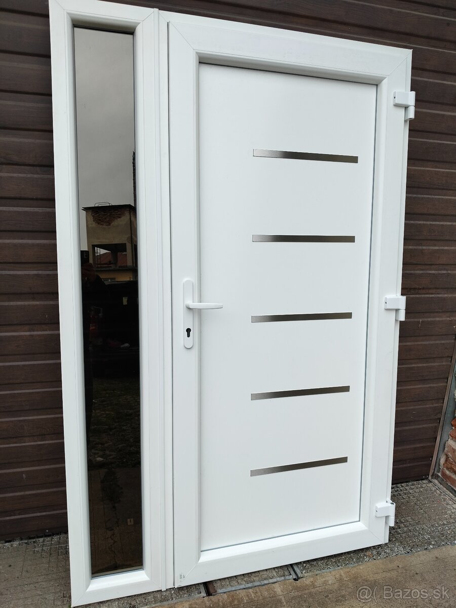 Plastové dvere biele